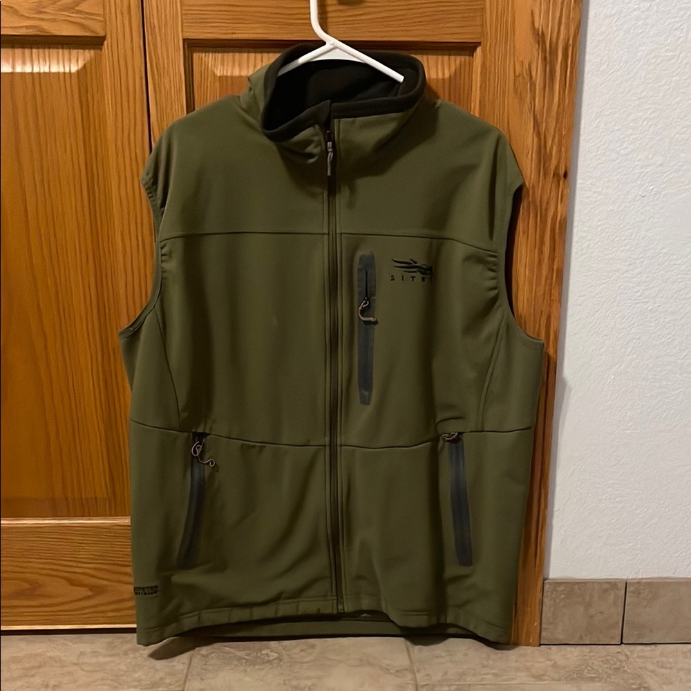 Sitka vest